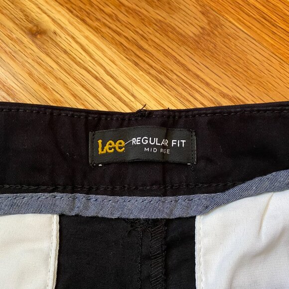 Lee Women's Sz 14 Legendary 7" Chino Walkshort in Black, Mid-rise, Cotton - Picture 4 of 7
